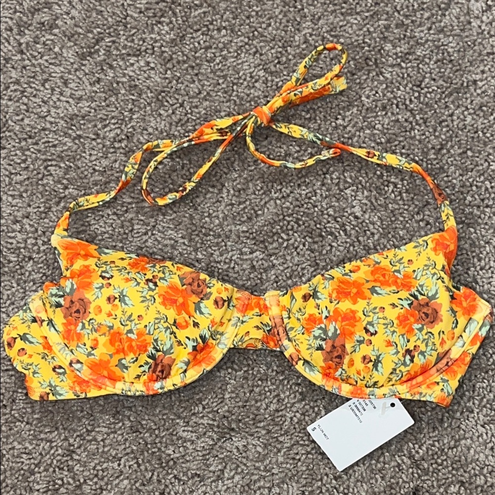 URBAN OUTFITTERS UO NWT floral bikini top